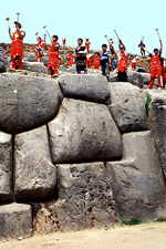 Kostümfest Inti Raymi in Sacsayhuam�n