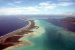Die meisten Inseln sind von Atollinseln umgeben.