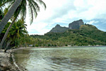 In der Tahitianischen Sprache gibt es kein B. Bora Bora heißt eigentlich Pora Pora.