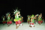 Folkloristische Tanzschau im Bora Bora Beach Club..